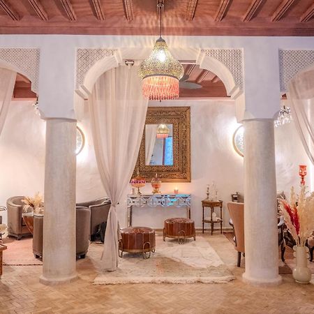Le Singe Rose Bed & Breakfast Marrakesh Bagian luar foto