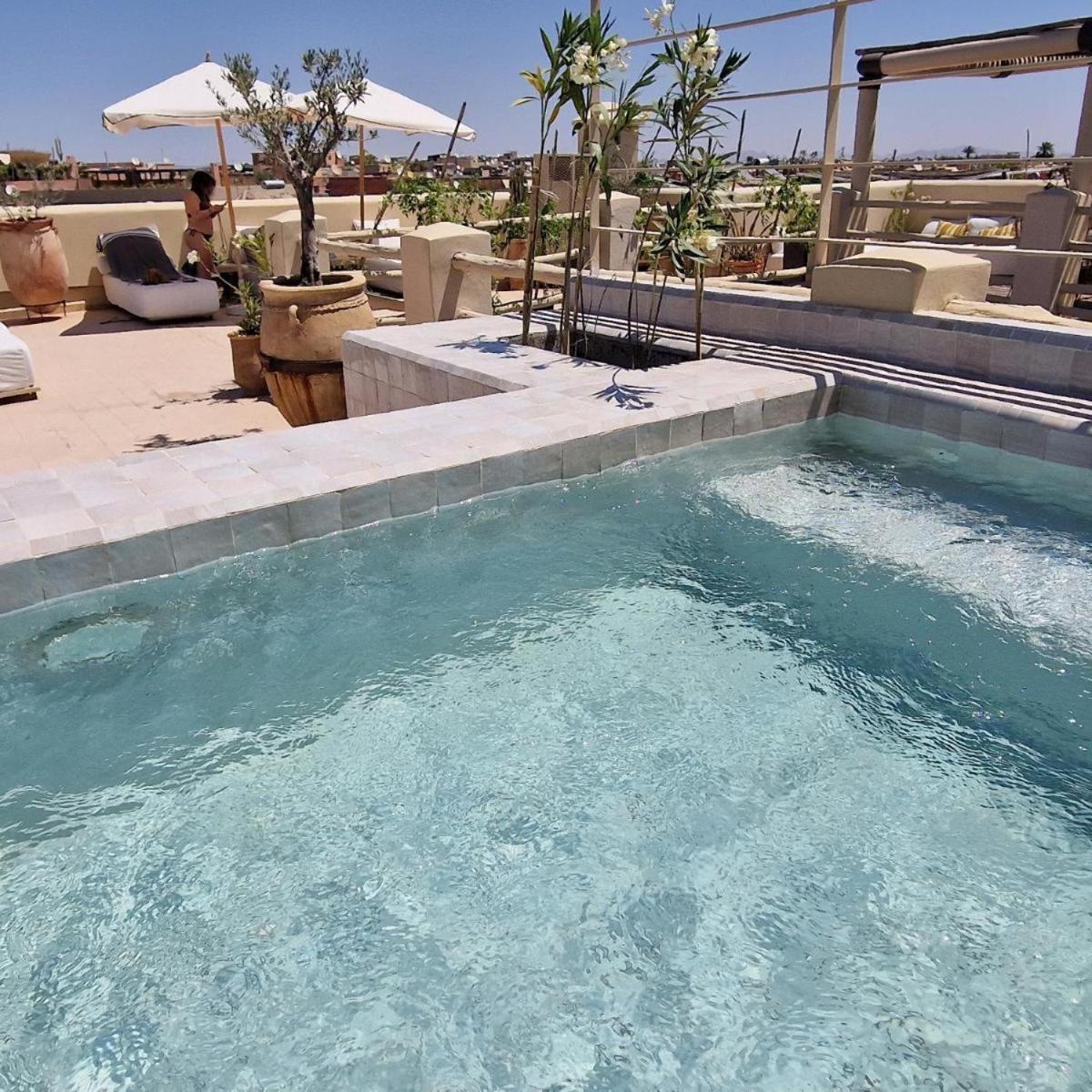 Le Singe Rose Bed & Breakfast Marrakesh Bagian luar foto