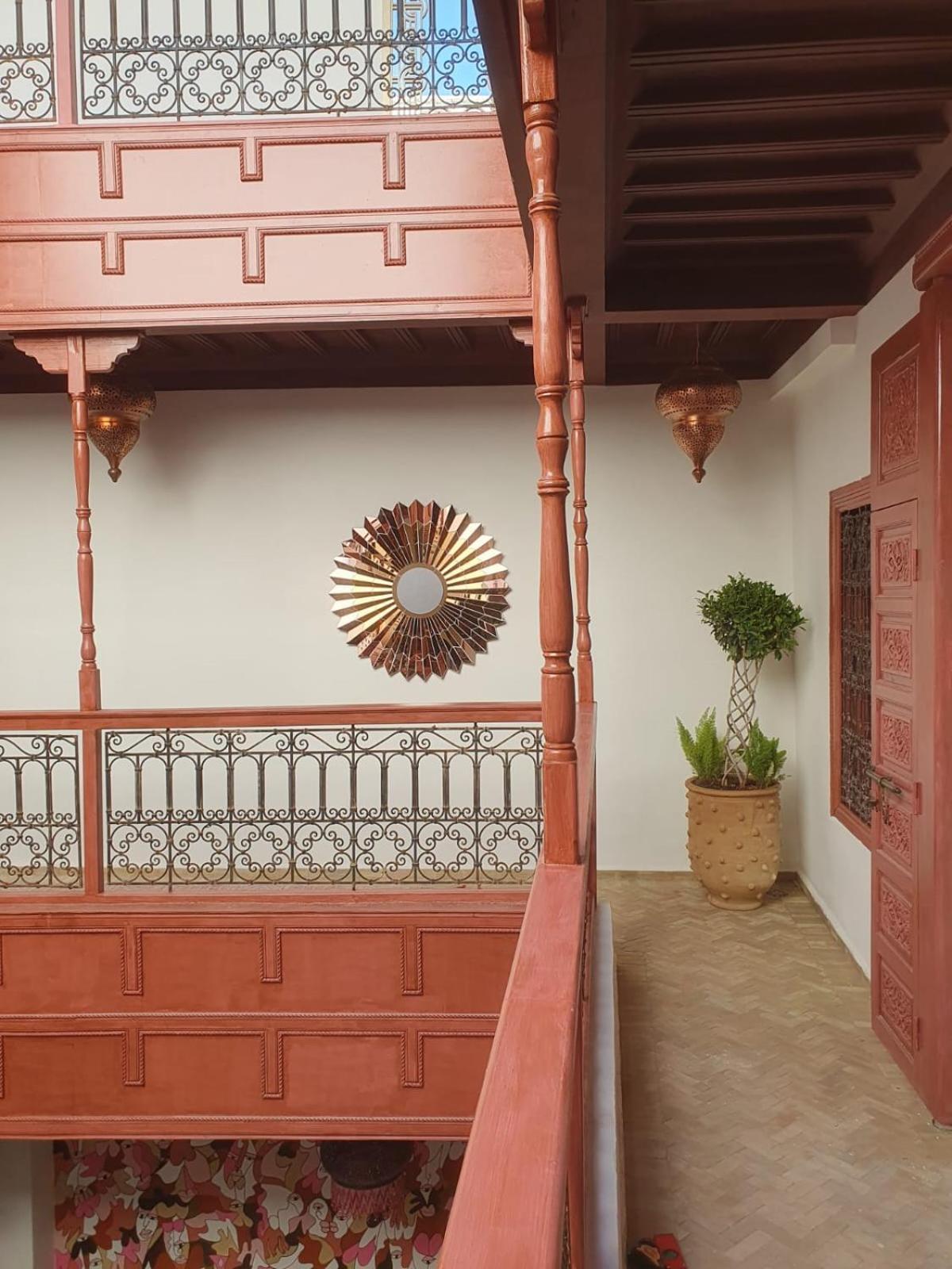 Le Singe Rose Bed & Breakfast Marrakesh Bagian luar foto