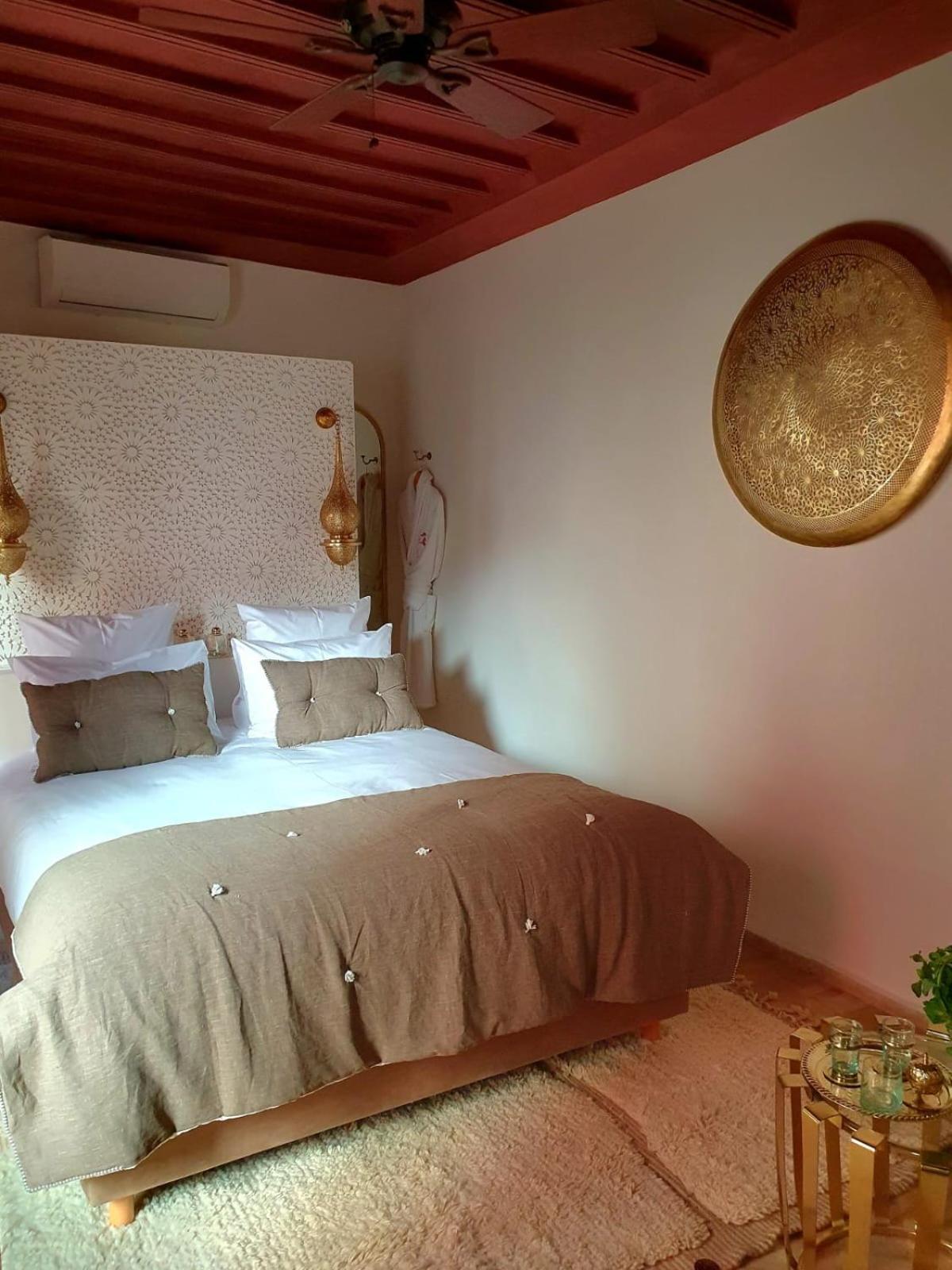 Le Singe Rose Bed & Breakfast Marrakesh Bagian luar foto