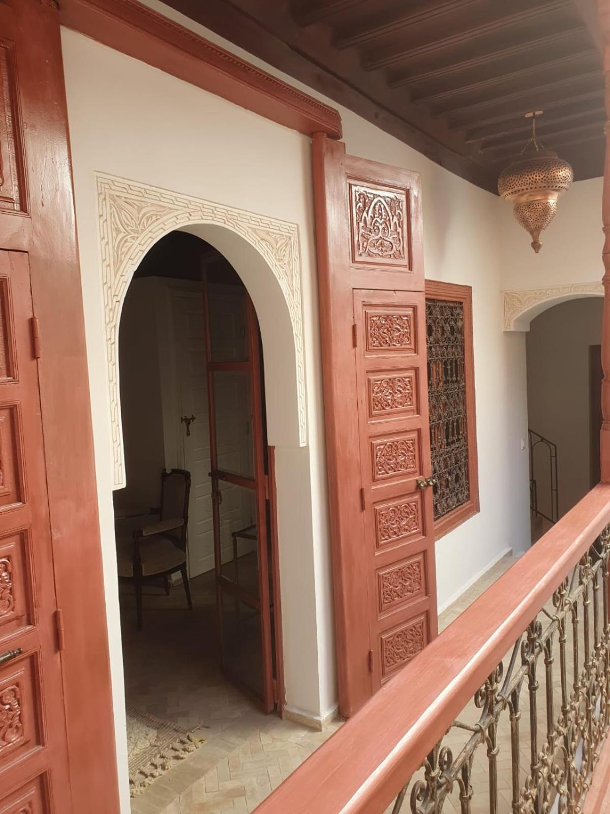Le Singe Rose Bed & Breakfast Marrakesh Bagian luar foto