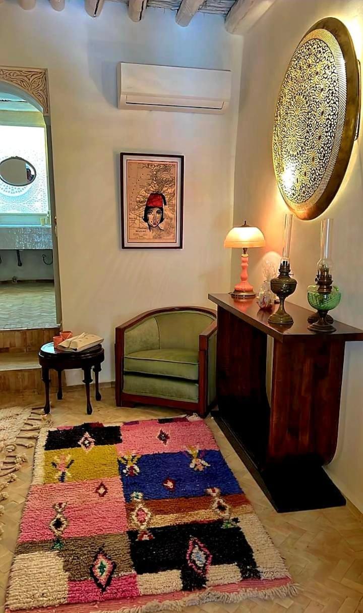 Le Singe Rose Bed & Breakfast Marrakesh Bagian luar foto