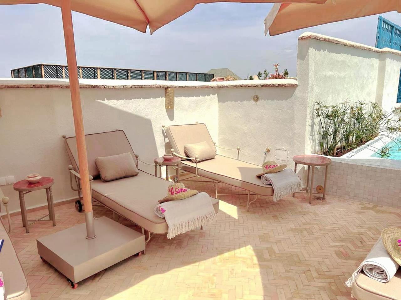 Le Singe Rose Bed & Breakfast Marrakesh Bagian luar foto