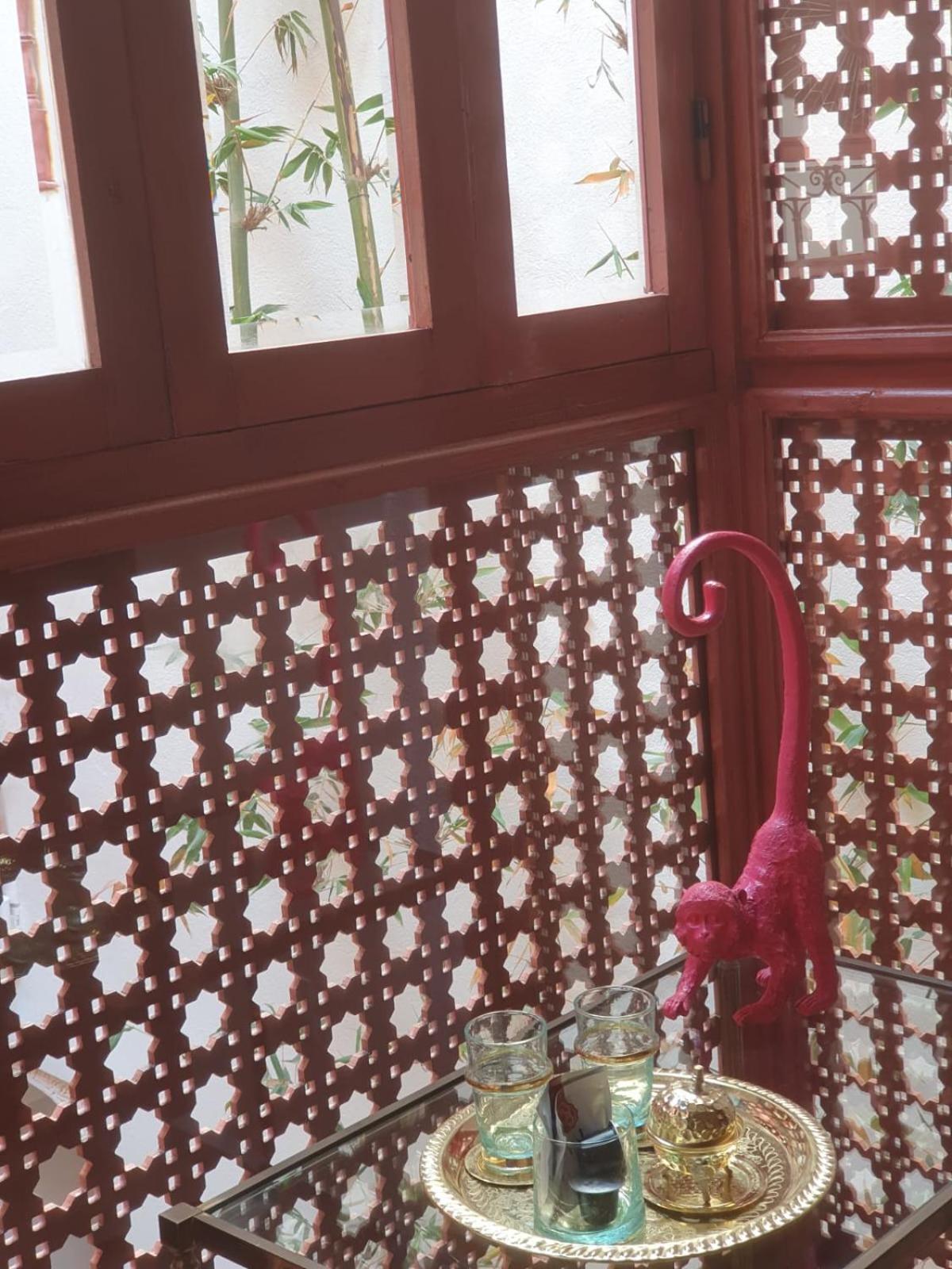 Le Singe Rose Bed & Breakfast Marrakesh Bagian luar foto