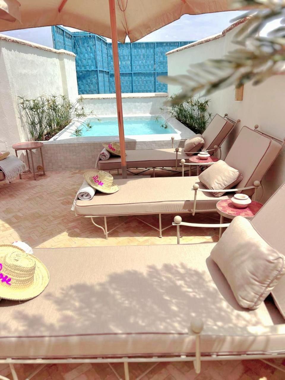 Le Singe Rose Bed & Breakfast Marrakesh Bagian luar foto