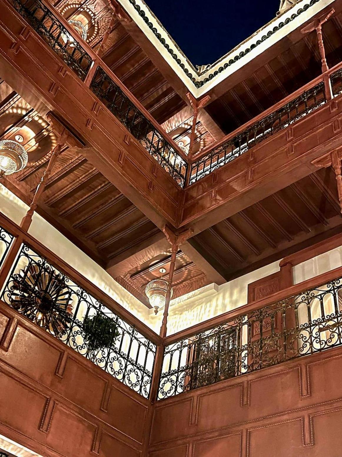 Le Singe Rose Bed & Breakfast Marrakesh Bagian luar foto