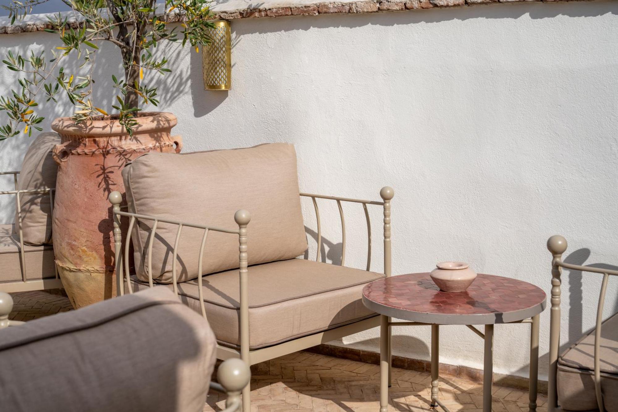 Le Singe Rose Bed & Breakfast Marrakesh Bagian luar foto